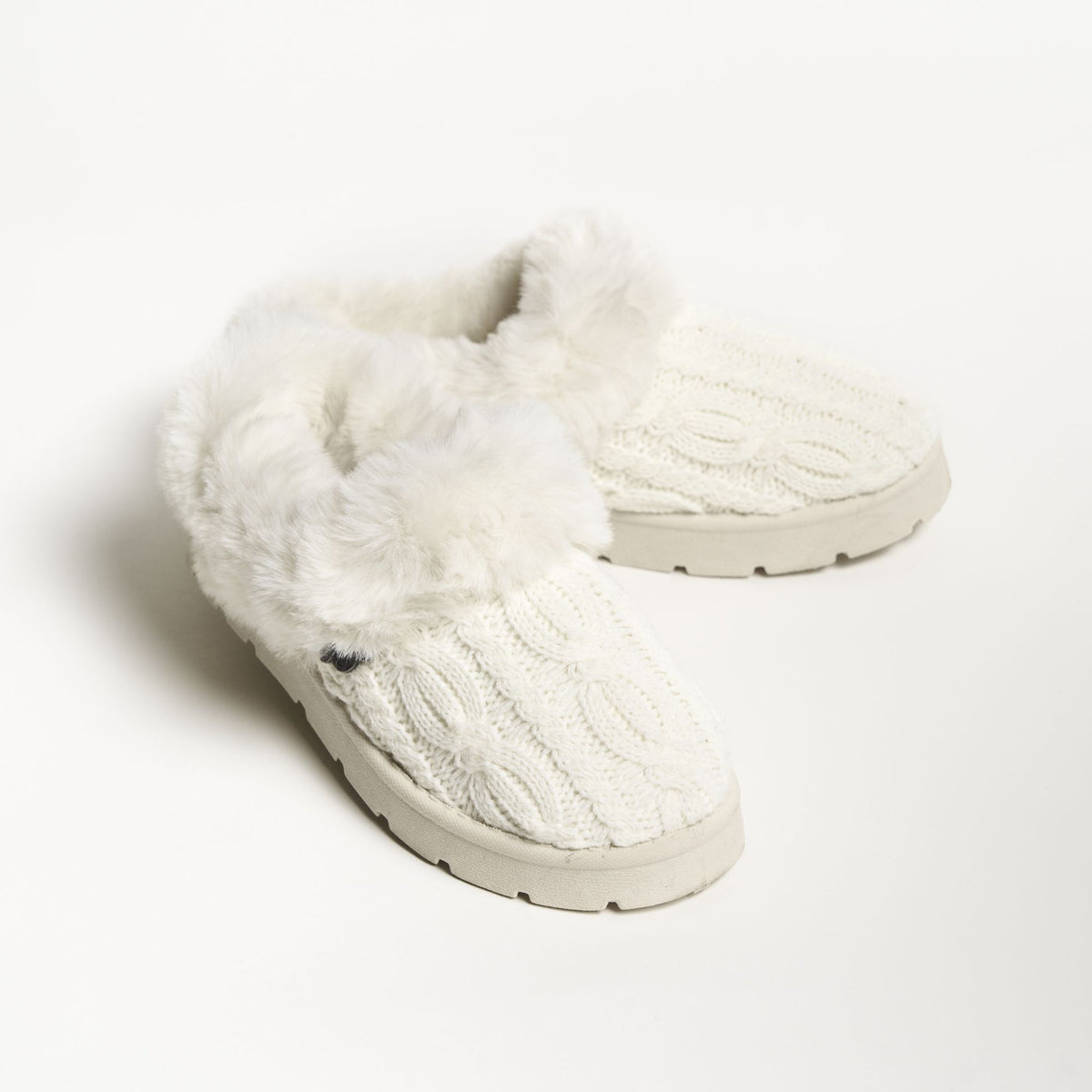 MONCTON - KNIT SLIPPERS